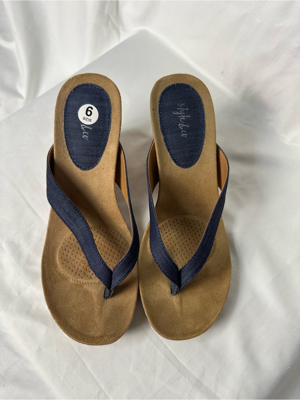 Stylish Navy and Tan Wedge Flip-Flops by Life Stride - Women’s Size 9M